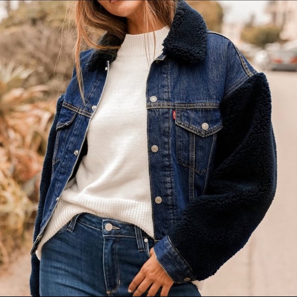 Levi's Cocoon Shearling Trucker Dark Wash Denim Sherpa Jacket - Picture 9 of 9